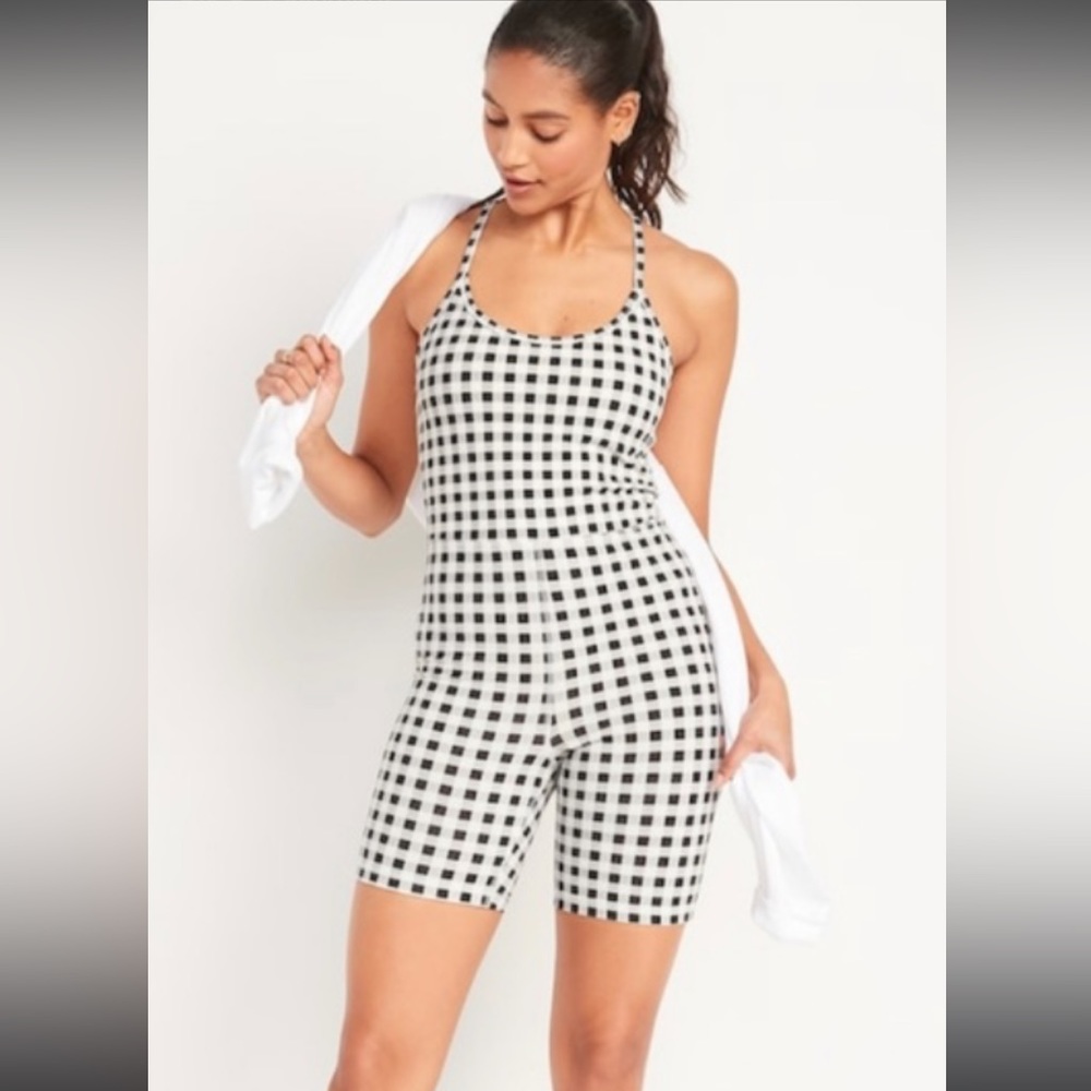 4/60$ Old Navy - NWT Gingham Body Suit